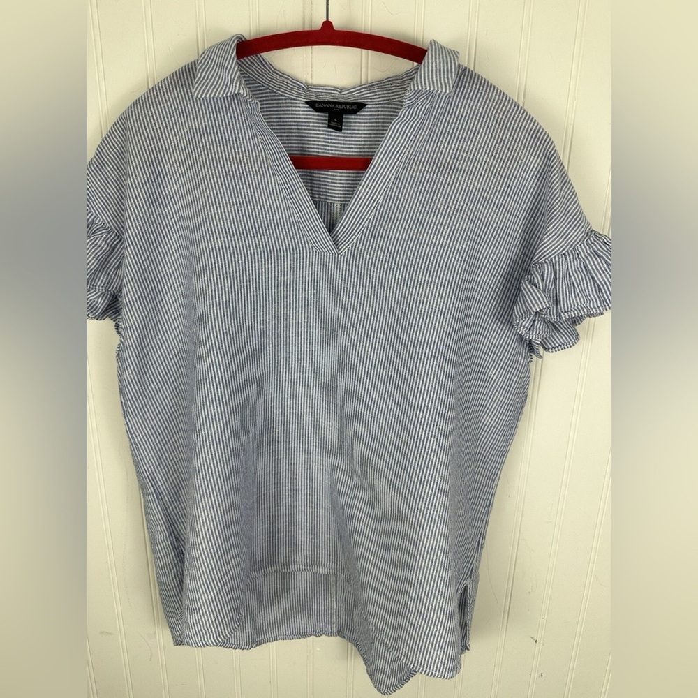 Banana Republic Blue/white Pinstripes Linen Blue Collared Flutter Sleeve Coastal